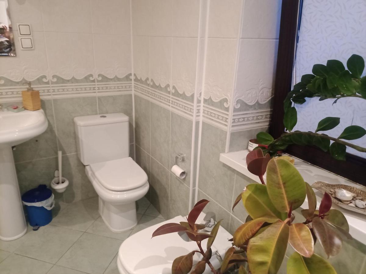 Pokoj W Domu Z Duzym Ogrodem Krakau Exterior foto