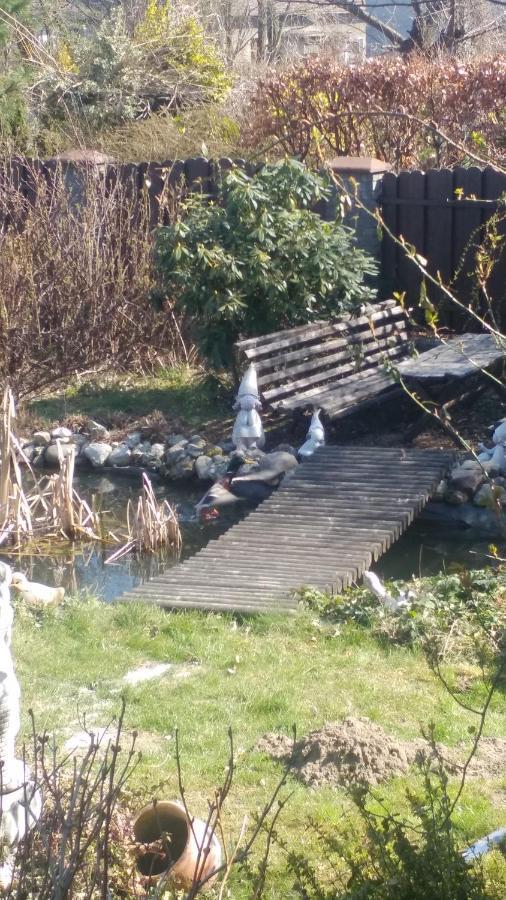 Pokoj W Domu Z Duzym Ogrodem Krakau Exterior foto